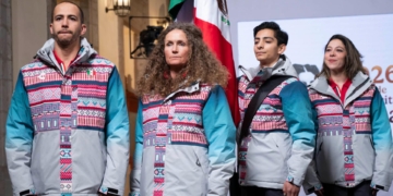 Cuauhtémoc, Ciudad de México. 12 de enero 2026. La presidenta constitucional de los Estados Unidos Mexicanos, la Doctora Claudia Sheinbaum Pardo en conferencia de prensa matutina en el salón de la Tesorería de Palacio Nacional. La acompañan: Rommel Pacheco Marrufo, director general de la Comisión Nacional de Cultura Física y Deporte (Conade); Mario Delgado Carrillo, secretario de Educación Pública; Mari Jose Alcalá, presidenta del Comité Olímpico Mexicano; Delegación Mexicana en los XXV Juegos Olímpicos de Invierno Milano-Cortina: Ana Luisa Aguilar; Carlos Pruneda; Donovan Carrillo; Sara Schlepper. Foto: Saúl López Escorcia/Presidencia