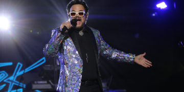 Los Angeles, CA, Abril 10, 2026; Cantautor Mexicano Aleks Syntek, retomando sus presentaciones con "Total Syntek Tour 2026" festejando 35 anos de trayectoria artistica, en La Boom de Huntington Park, California